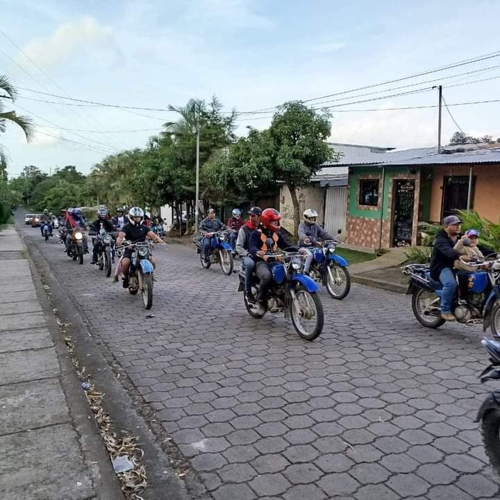 CorazonFusil's tweet photo. Celebramos desde el amanecer, Diana  en honor al día de la Alegria!!🔴⚫✌️ Aquí nicaragua libre!!!! 

#ManaguaSandinista
#4519SiempreMásAllá 
#4519LaPatriaLaRevolución https://t.co/97kyxwrA5b