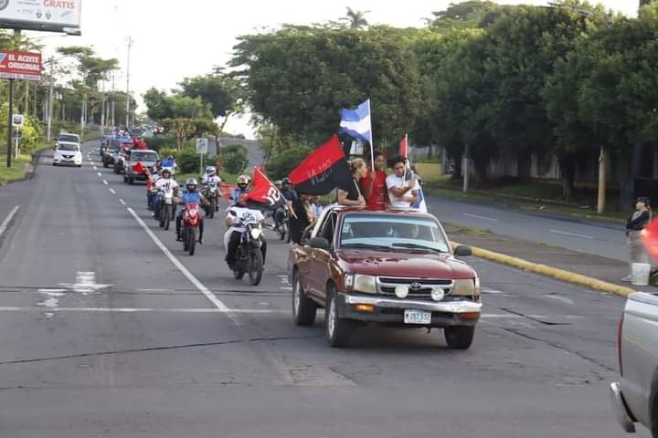 CorazonFusil's tweet photo. Celebramos desde el amanecer, Diana  en honor al día de la Alegria!!🔴⚫✌️ Aquí nicaragua libre!!!! 

#ManaguaSandinista
#4519SiempreMásAllá 
#4519LaPatriaLaRevolución https://t.co/97kyxwrA5b