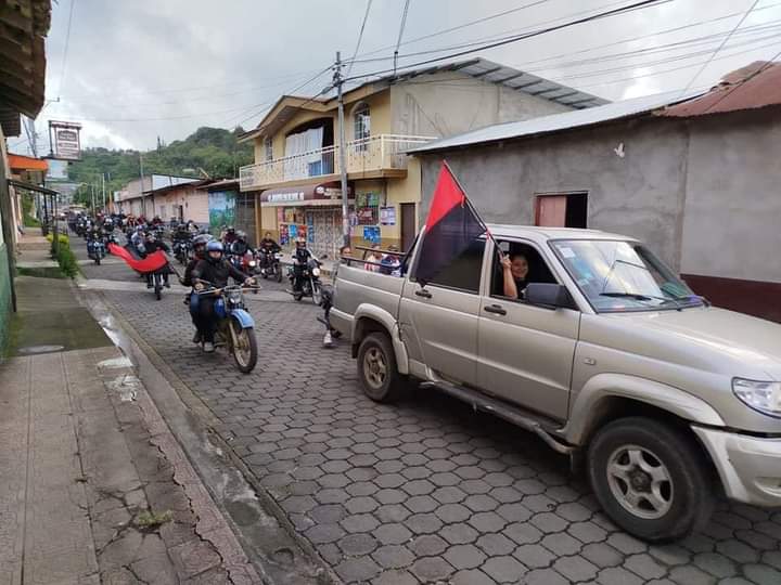 CorazonFusil's tweet photo. Celebramos desde el amanecer, Diana  en honor al día de la Alegria!!🔴⚫✌️ Aquí nicaragua libre!!!! 

#ManaguaSandinista
#4519SiempreMásAllá 
#4519LaPatriaLaRevolución https://t.co/97kyxwrA5b