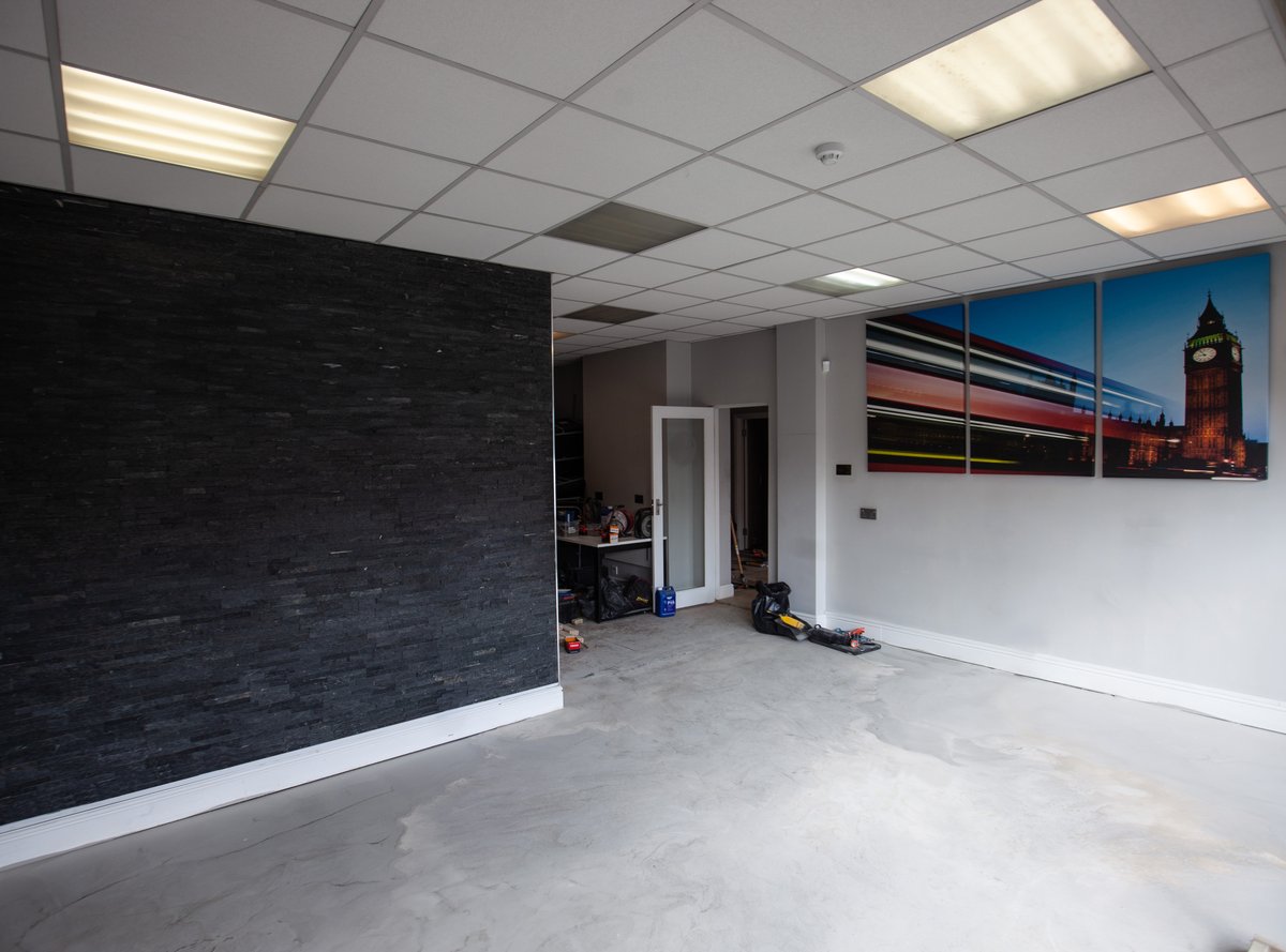 IntSolCon's tweet image. One project we&apos;ve been working on involved installing durable flooring in an office space, creating a professional and inviting atmosphere. We tailor our solutions to meet your specific needs. 

#intsol #construction #weworkhard #officespace #floors #flooring #atmosphere