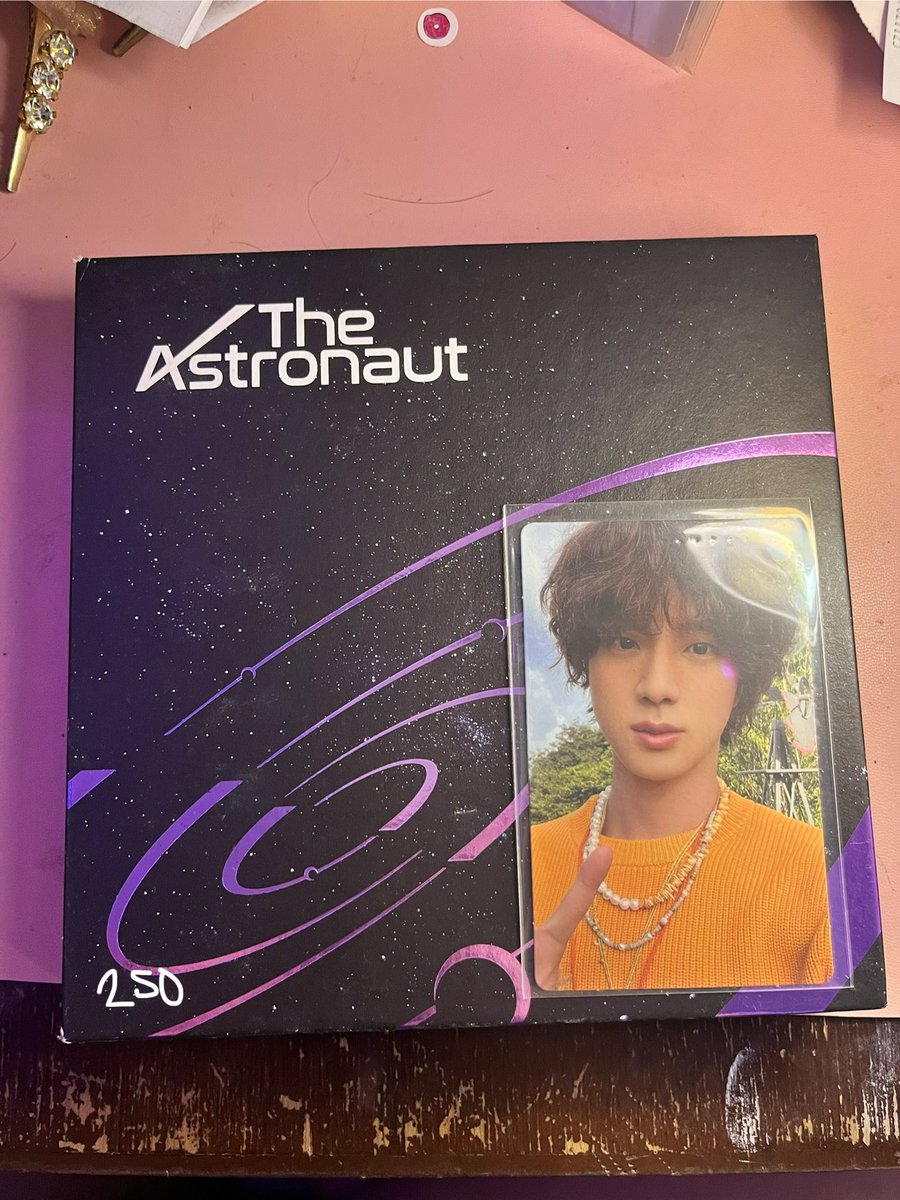 camskrttt's tweet photo. wts lfb ph

jin the astronaut album
— 250 each + pf
— unsealed, no stickers only
— gcash, flash exp
— will give discount if PAYO or set https://t.co/TIvqxSmlne
