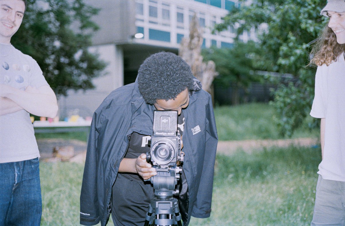 📣Calling all 11-15 year olds! 

Hang out with us &amp; <a href="/writerznscribez/">@writerznscribez</a> at FRIENDS FEST on 30 July: a free event with food, games, music &amp; good vibes.

Including: 
 🍔 Burgers and milkshakes
🎨 Creative workshops
🎮 Games
📢 Dance performances
🎶 Live DJ

southlondongallery.org/events/friends…