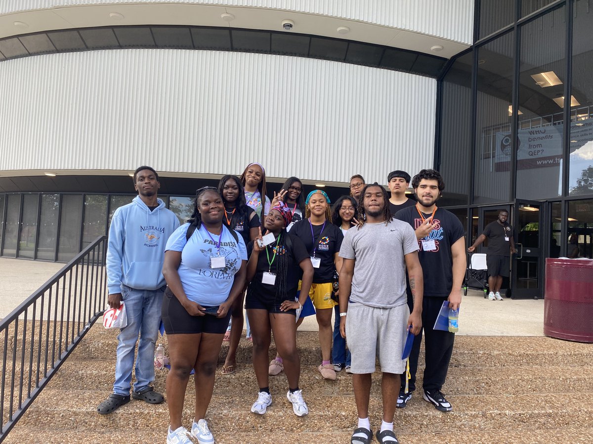 SJLI_TX's tweet photo. Our Higher Pathways team hosted the College Hill: Summer Immersive Experience for Urban Scholars newly graduated seniors at Texas Southern University.
Our objectives were focusing on college preparation, academic skill-building, soft skills development, and career readiness. 🎓🌟 https://t.co/P3yxi3RQZc