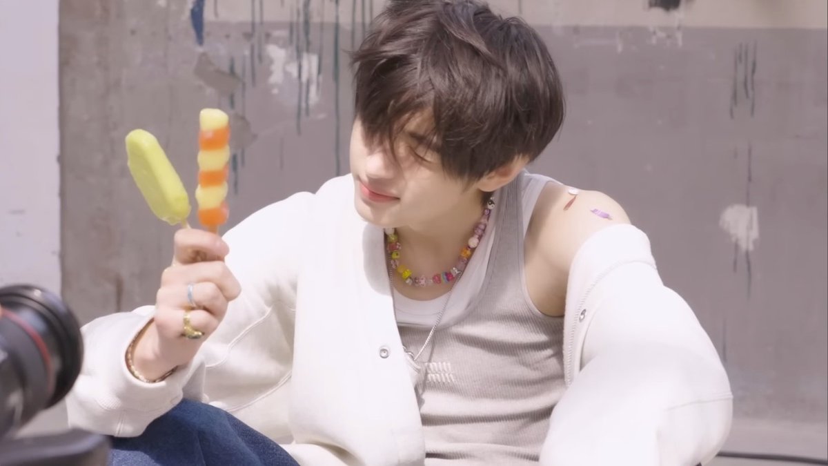 archiveofhoon's tweet photo. the cutest sunghoon photo sequence 🥹 https://t.co/1RIR3bCo44