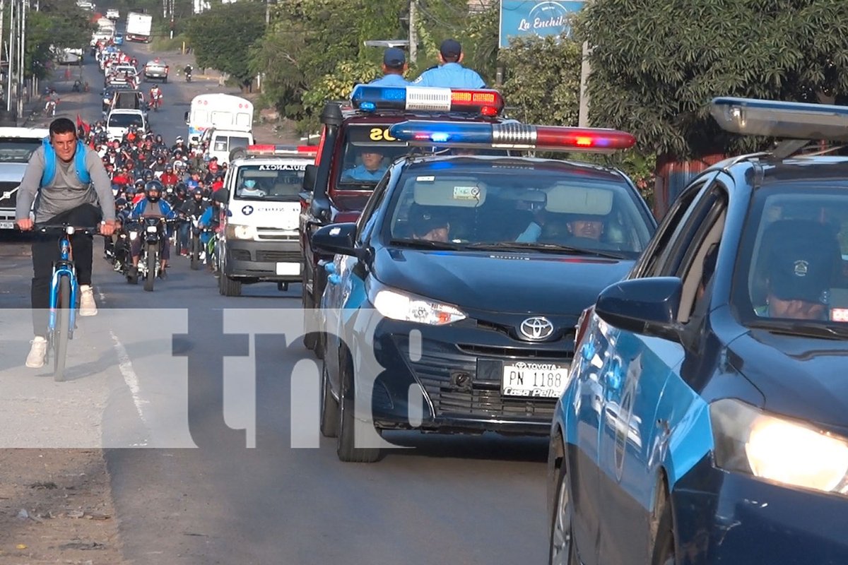 #AHORA | ¡Los matagalpinos celebran la victoria del pueblo de 1979! 🎉 Este 17 de julio, Día de la Alegría, las familias disfrutaron de una alegre diana por las calles de la Perla del Septentrión 🇳🇮💃🕺.

#Nicaragua #Matagalpa