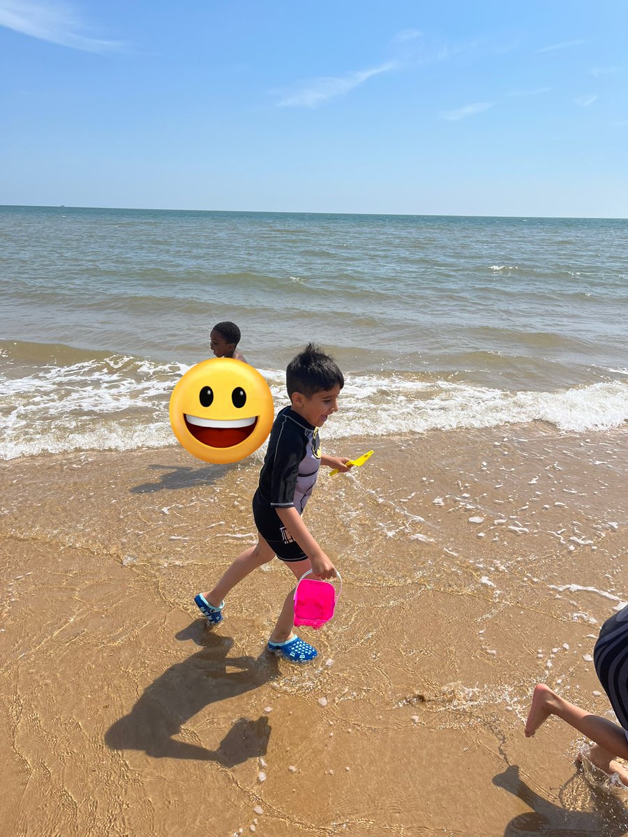 MissMcNamaraLHS's tweet photo. What a special day🥰 @HeadLHS @LHS_Watford @MrsMakinsonLHS https://t.co/lAzIv9alS2