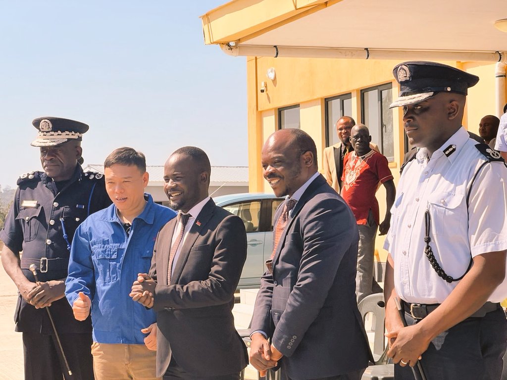 MRA_Malawi's tweet image. Today, the Minister of Trade and lndustry Honourable Sosten Gwengwe has handed over the newly constructed Mwanza One-Stop Border Post. MRA's Deputy Commissioner General Mr. Henry Ngutwa was in attendance. #MRAMalawi  #OneStopBorderPost #RegionalTrade #Malawi