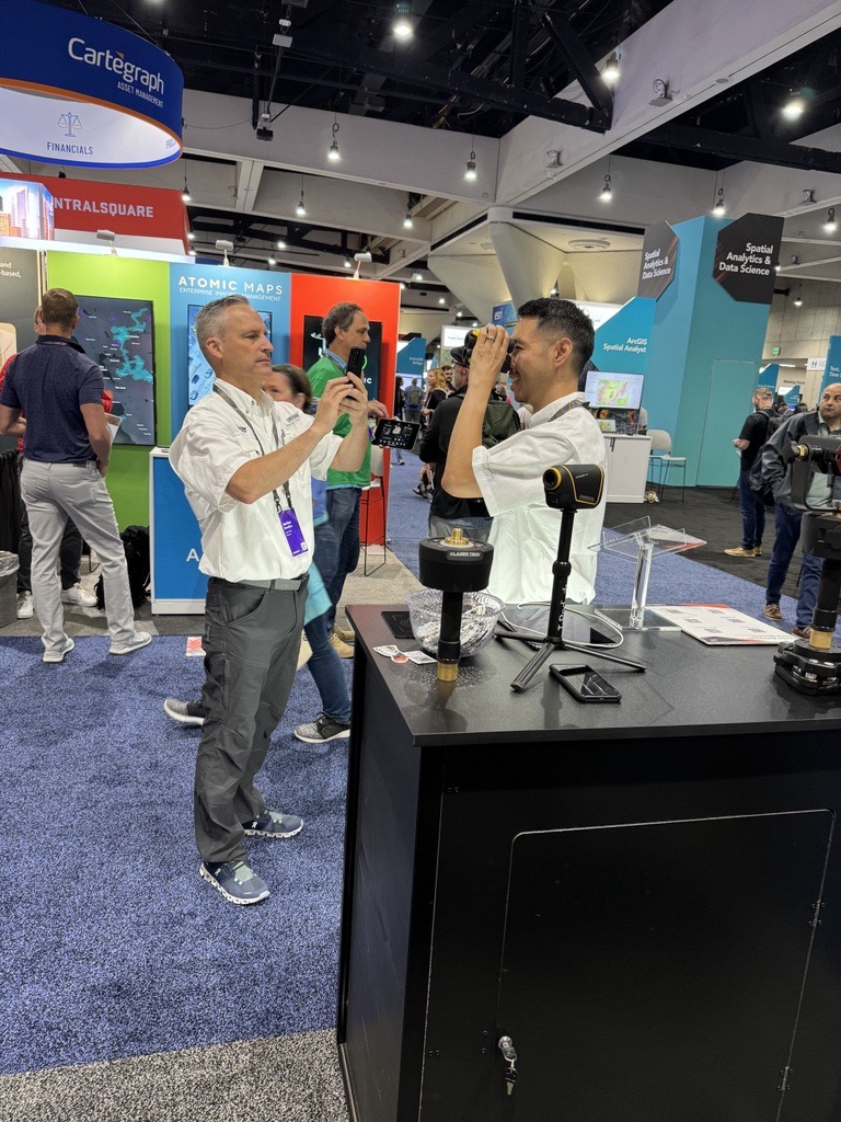 LaserTechInc_'s tweet image. Sharing some sights from Day 1 of @EsriUC expo sessions 📸

Another great day with the mappiest people on earth gets underway soon!

🌎 San Diego, CA
📍Booth 2029

#EsriUserConference #EsriUC #EsriUC2024