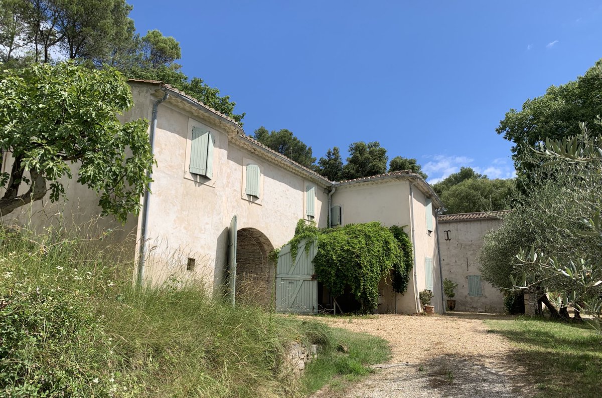 JMCambaceres's tweet photo. Accrochage dans show-room #masMathieu (#Gard) de tableaux de l’artiste peintre autodidacte #Nina. De son vrai nom #JanykChassang, résidant à #Beauvoisin, elle a déjà réalisé une trentaine d’expositions. Vernissage le 27 pour «Rencontres d’été» traditionnelles des @AmisMasMathieu. https://t.co/V4oAjm2gJQ