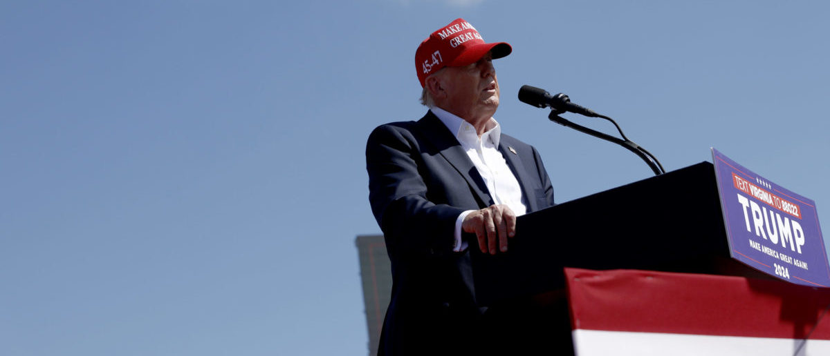 jjauthor's tweet photo. FACT CHECK: Is This A Recent Image Showing Donald Trump With No Injury To Right Ear?: The photo is from an Ohio rally in 2022 https://t.co/1mI86q3mmV #CheckYourFact #CheckYourFactFeatured https://t.co/XZG7zXY7pu
