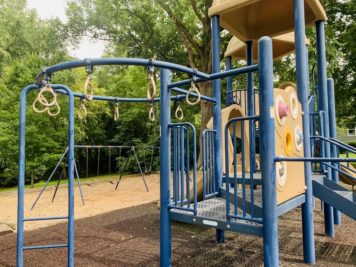 CarrboroRecPark's tweet photo. BALDWIN PARK is one place in #Carrboro #WhereYouBelong 

This 2.5-acre park at 400 Broad St features a playground, pavilion shelter w/picnic tables, a community garden, and a full basketball court! 

#ParkandRecMonth24

🌳 https://t.co/RqduTHvBeZ https://t.co/MJ6x6r6Ip7