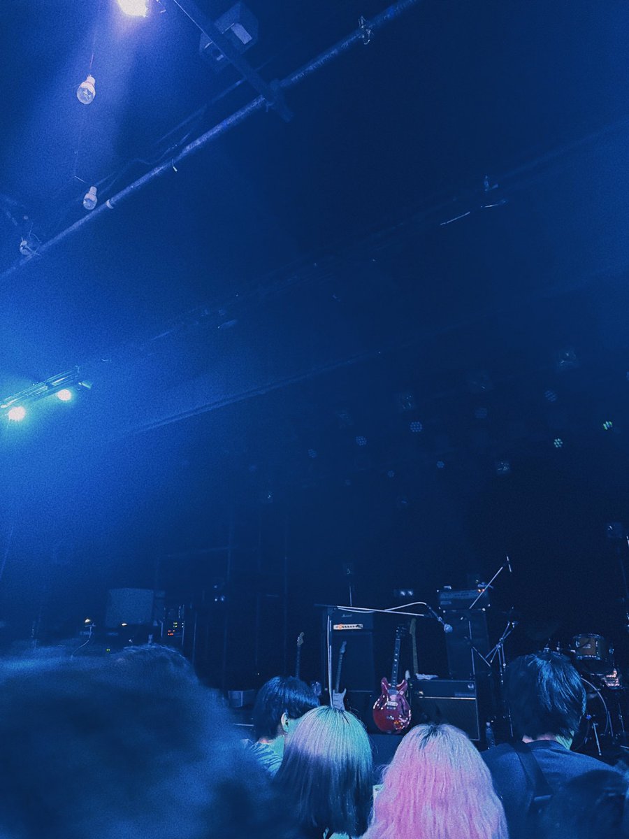 tomatooooo_m's tweet photo. 踊ってばかりの国。ただただ最高でした。初のLIQUIDROOM、初のライブハウスで聴く踊ってばかりの国、初めてのグッズ購入、2024年初。たくさんの初めてがぎゅっと詰まって幸せでした。(Tシャツがツボで3枚買いそうだった)早速プレイリスト作成したので、きっと8月のGEZAN野音まで永遠リピでしょう。沼🫶🏻 https://t.co/ePwHNazxhp