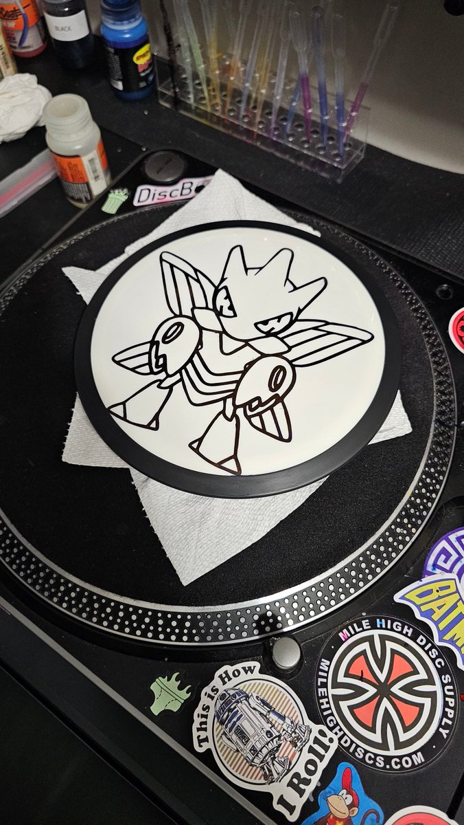 PoisonDartDyes's tweet photo. Scizor from @Pokemon on a @MVPDiscSports Neutron Wave. 😁🥏 #discgolf #discgolfdyes https://t.co/I23tUnaKut