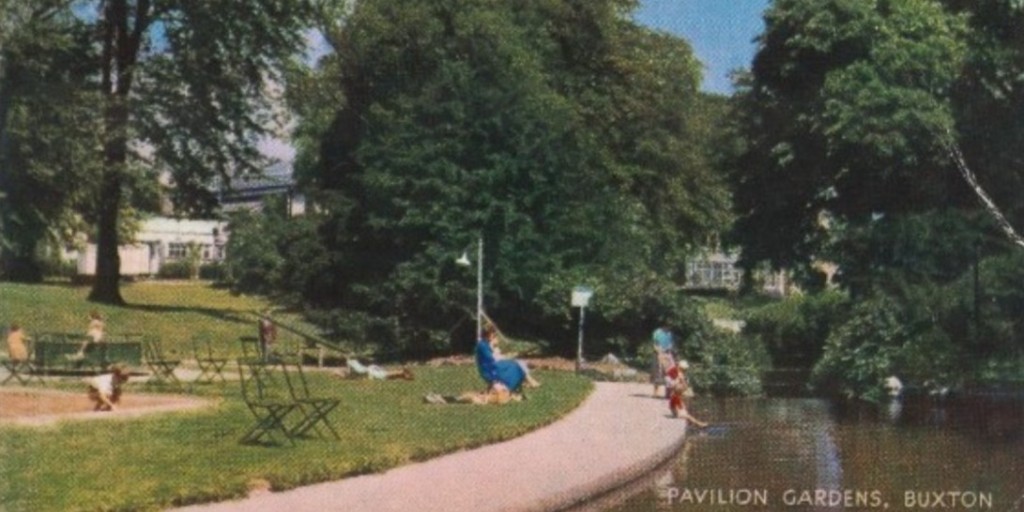 #HappyHumpDay🌄

If you need a little #WednesdayMotivation to get you through the rest of the week then look at this weekend's weather forecast.😎

With sunny skies on the horizon will you walk to the Pavilion Gardens, like this family for a picnic or to soak up some rays?👣🥪🕶️