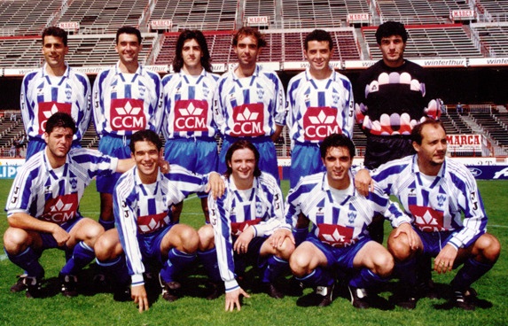 tetegades's tweet photo. @CfPhotosTala @alfresky80 Seguramente, aunque la de Joma faltaría solo la publi de CCM, que es la que usaron en el Vicente Calderon https://t.co/ibj63jG3oh