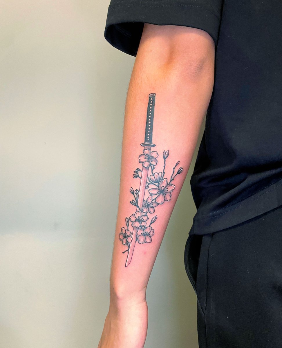 Fleshtattoo's tweet photo. Beautiful dagger and blossoms by Conal⁠
⁠
Get in touch to book your next tattoo at Flesh!⁠
⁠
🚶‍♂️walk ins welcome⁠
☎️ 0161 222 8433⁠
📧 info@fleshtattoo.co.uk⁠
⁠
#floraltattoo #daggerandblossom #manchestertattoo #daggertattoo #tattoo #cherryblossom #japanesetattoo https://t.co/cVWLW3Z3NM