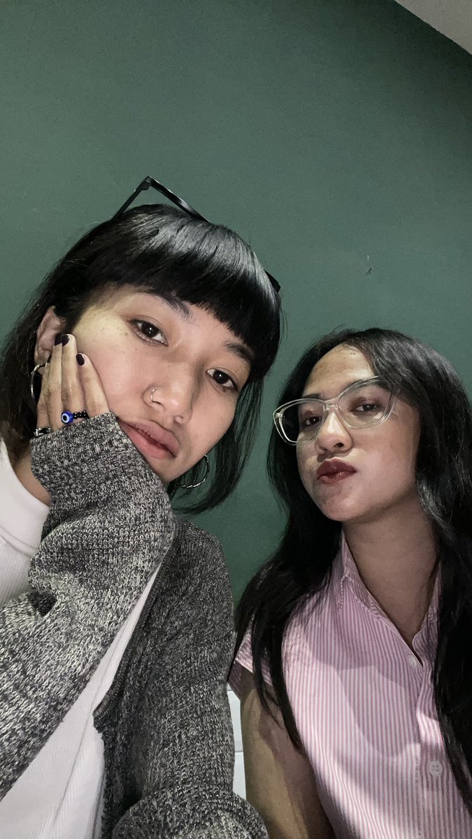 sm1colon's tweet image. nemoni wong sibuk @anyawednesday