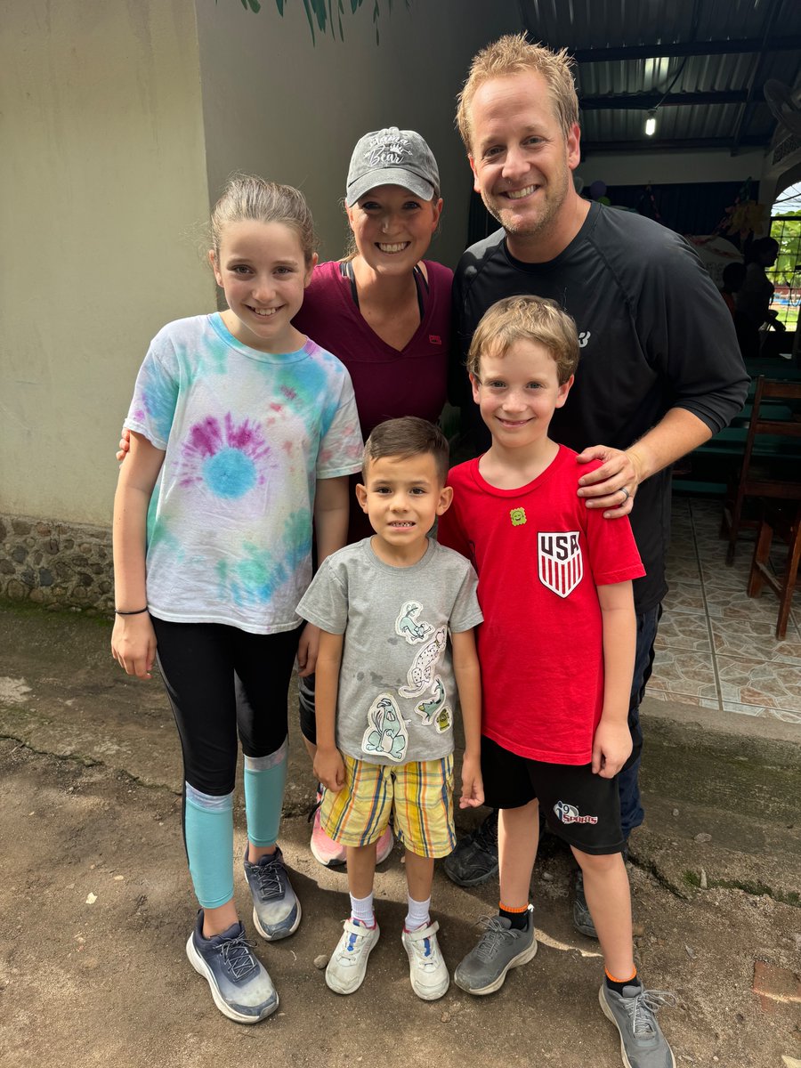 MikeJMobley's tweet photo. What an incredible time the entire team had in Honduras! We served hundreds of kids and teachers and families in the community. This could NOT have happened without YOU so thank you! Thank you for your support and prayers! Lives are forever changed with the Gospel spreading! https://t.co/JGmhYEcRSu