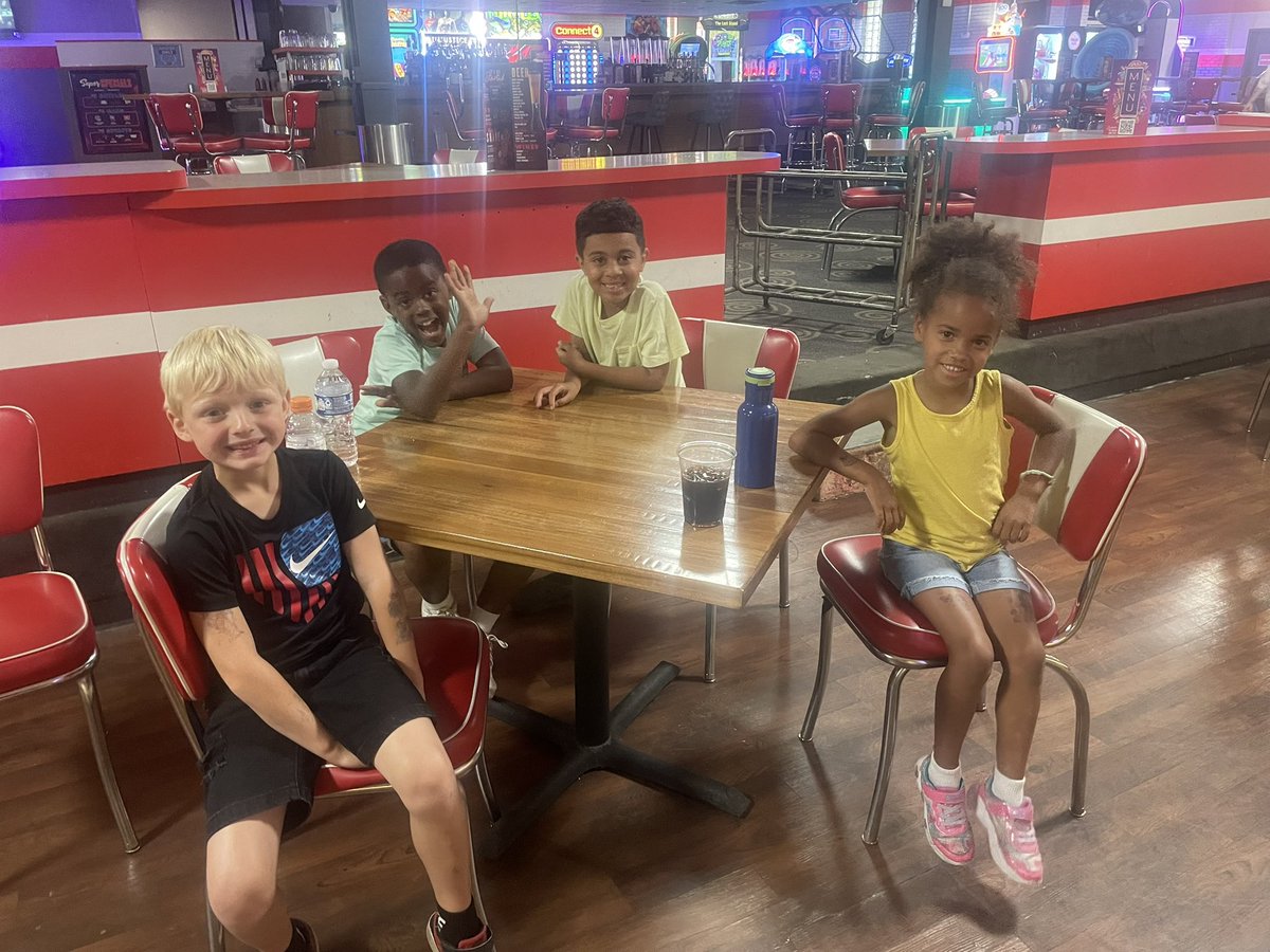 WarrenWoodsPS's tweet photo. Warren Woods SACC have a great time Bowling 🎳 https://t.co/UJsBR13u14