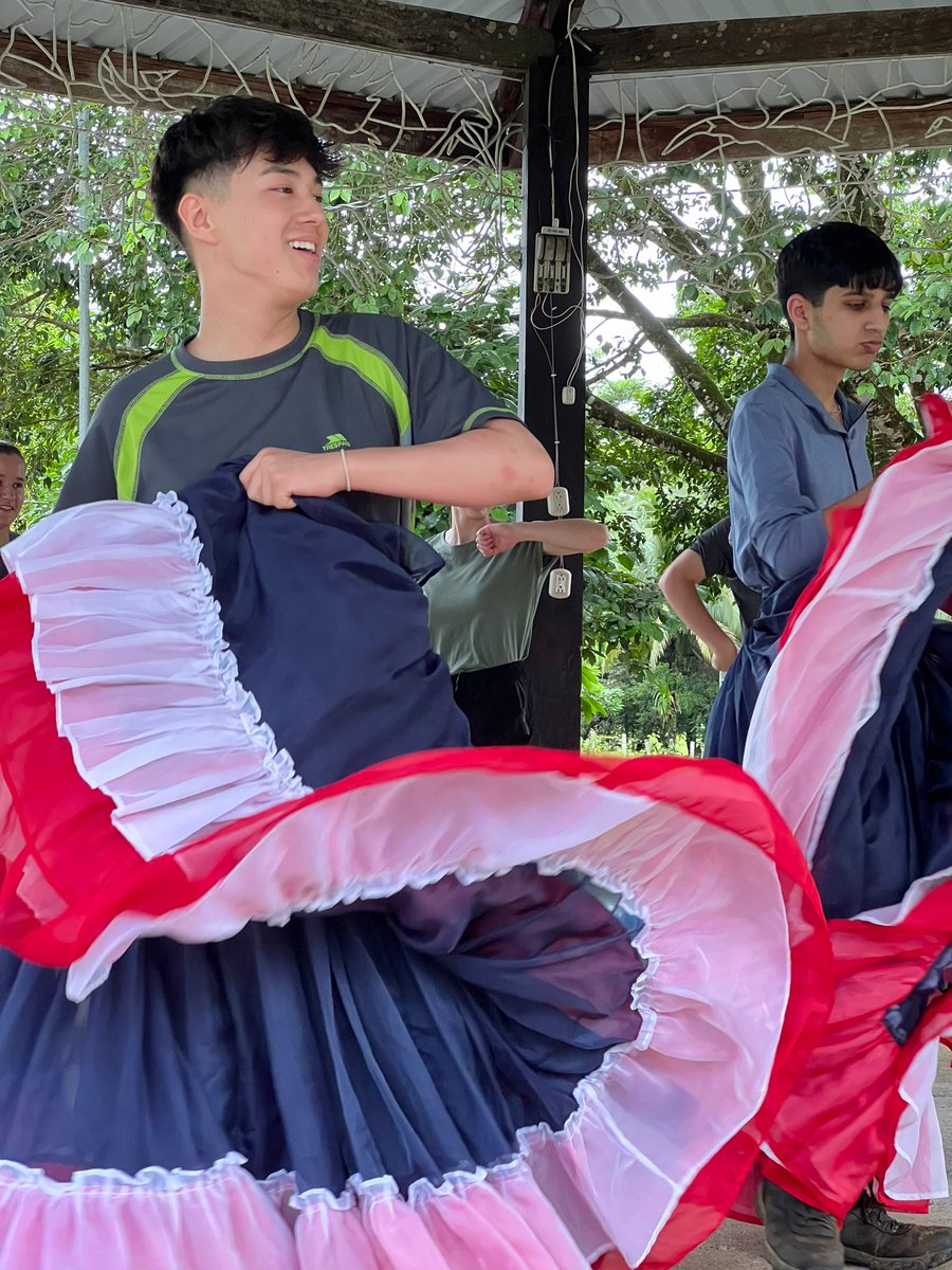 Camp_CostaRica's tweet photo. #TeamDanta having a lot of fun. They did the local dance and learned how to make tortillas.
@CampsInt https://t.co/qvvgsTc2GG