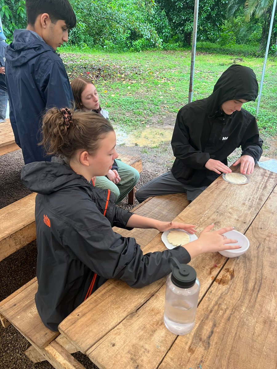Camp_CostaRica's tweet photo. #TeamDanta having a lot of fun. They did the local dance and learned how to make tortillas.
@CampsInt https://t.co/qvvgsTc2GG