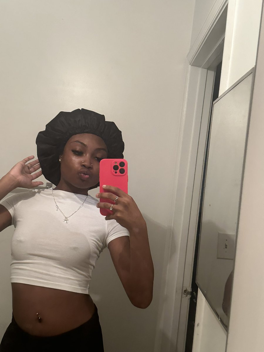uneekbby's tweet photo. me and my bonnet always to the end 😂🫀 https://t.co/6UopJAxaEi