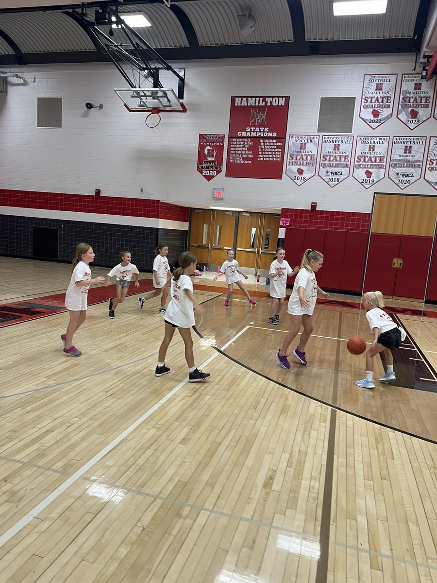 HHSChargersGBB's tweet image. Our youngest players came in and got after it! 
#teamcanp #betterwithyou