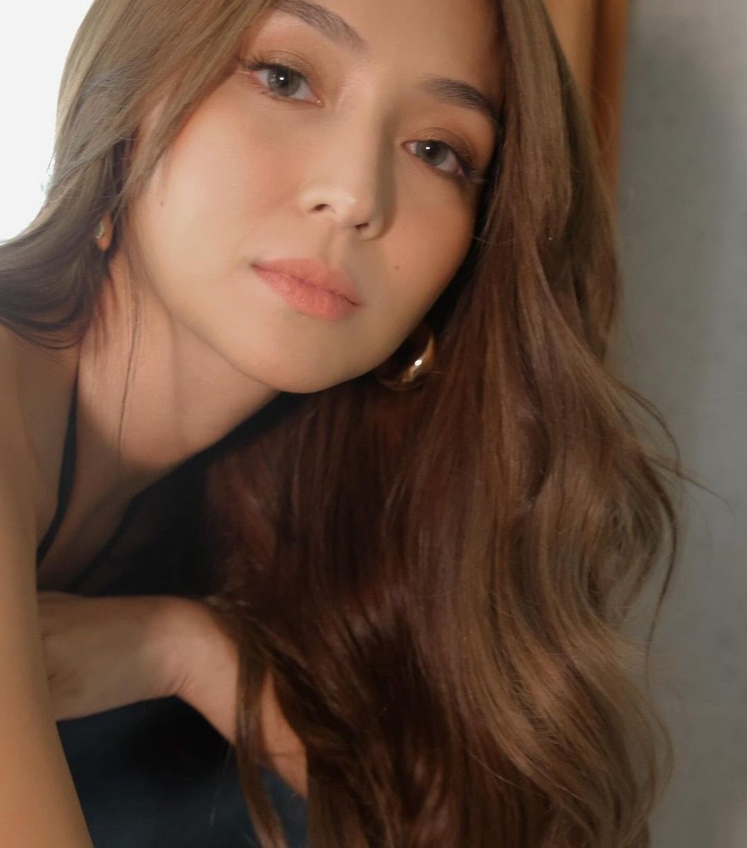 bernardrool's tweet photo. NAGLALARO NA NAMAN NG GANDA GANDAHAN SI TE KATHRYN BERNARDO https://t.co/W22MfLJZ6L