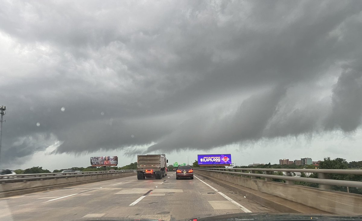 TmJPhD's tweet photo. These clouds look fun! (Taken at 8:45am heading west on 630). @ToddYakoubian https://t.co/mvH1GCEBOL