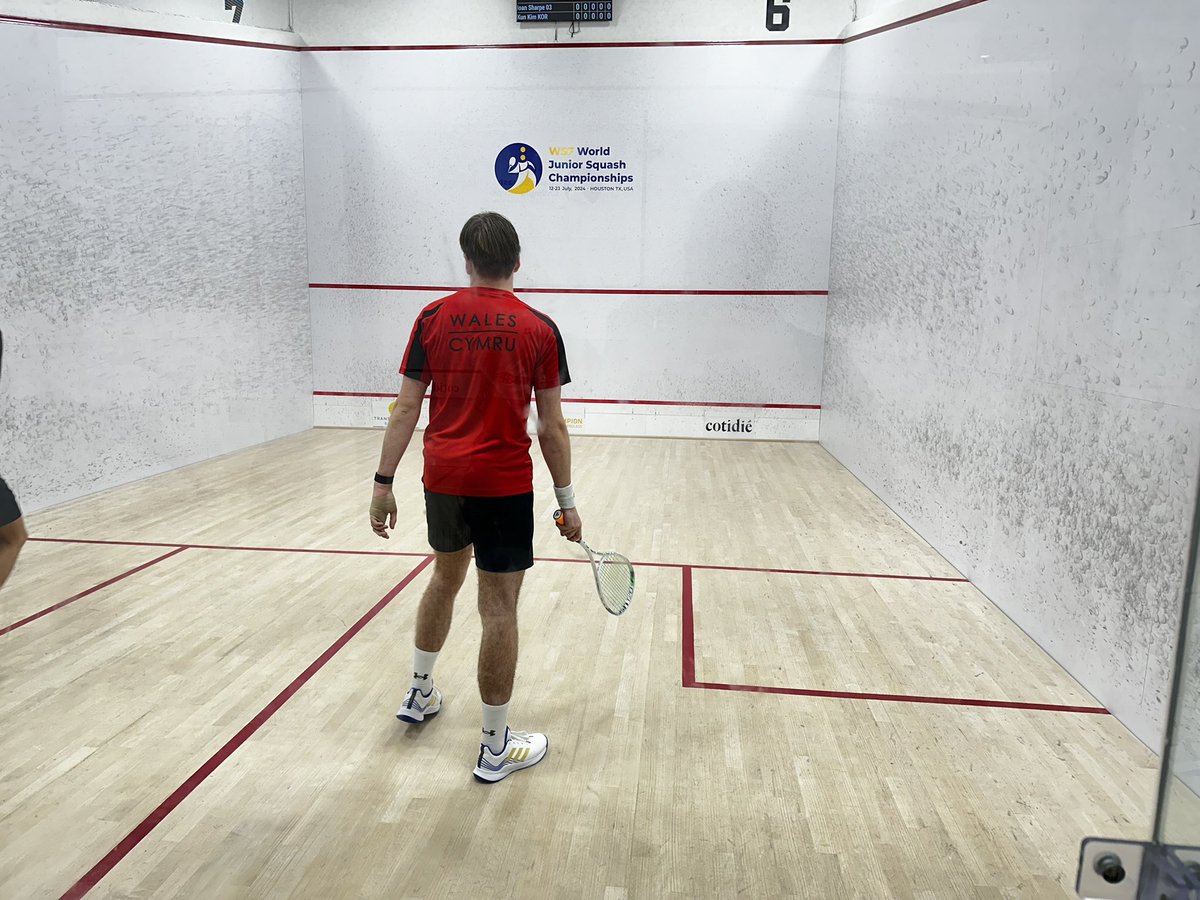 JonSharpe79's tweet photo. Another big win for Ioan yesterday, winning 13-11 in the 5th, guaranteeing him top 50 in the world going into his 7th and final match this morning. It's been hot and pretty brutal week out at the World Champs. 💪🏴󠁧󠁢󠁷󠁬󠁳󠁿 https://t.co/TGa3hYDwyV