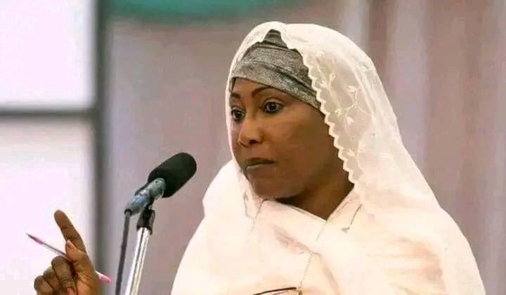 A_Y_Rafindadi's tweet photo. Mafi Yawan Mutanen Arewa Munafukai ne, Malamansu Mayaudara ne, Al'umman Yankin Matsorata ne, Kaso Mafi Yawa Daga Cikinsu Makwadaita ne.

Haj Naja'atu Muhammad. https://t.co/KcmjfyGSWM
