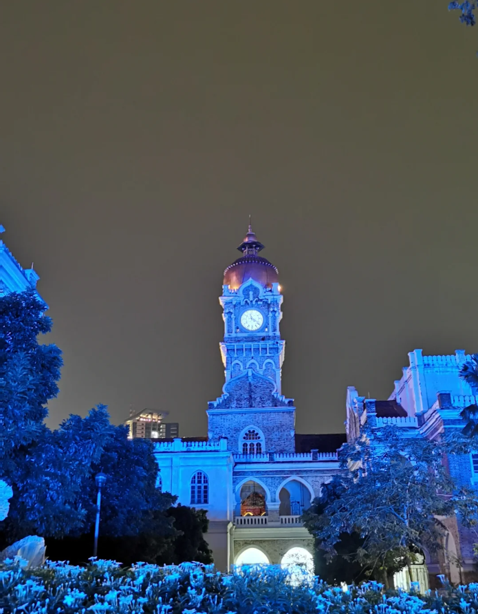 夜景は言葉では言い表せないほど美しいです