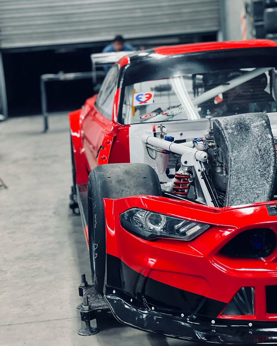 #TC | 🔥 El flamante Mustang de <a href="/JuantoCatalan53/">Juanto Catalan Magni</a> sale a pista

➡️ Previo a la 9º fecha del año en Villicum, el de Arrecifes lleva a cabo una jornada de ensayos en el 'Roberto Mouras'.

🔸 Además, Germán Todino estará con la Hilux de Pick Up en el kilómetro.

📸 <a href="/CatalanMagniok/">CatalanMagniMotorsport</a>