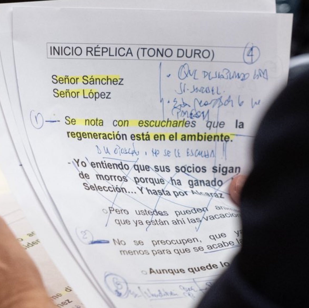 ierrejon's tweet photo. Supongo que para el corte en el informativo o en tuiter da igual. Pero esto de llevar escritas las réplicas y leerlas con independencia de lo que el otro haya dicho me ha parecido siempre una muestra de mediocridad parlamentaria. https://t.co/zjKJqL0RV7