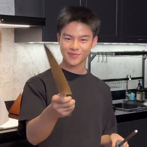 bie🍒 (@biekittyq) on Twitter photo 