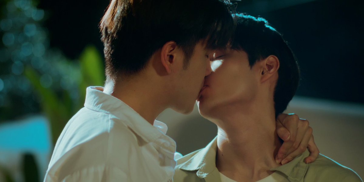 GMMTV's tweet photo. เชน-ปัน ไม่แอบเพื่อนกันแล้วนะ
แต่เป็นแฟนกันแล้วจ้าาาาาาา ❤️

#WeAreSeriesFinalEP  
@marcmc_mc @poon_mit12 https://t.co/1VPL6d9wU6