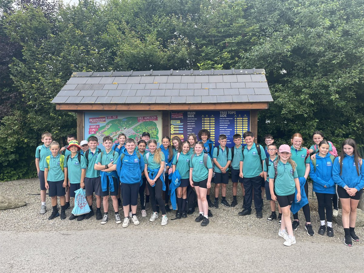 Dosbarth Derwen yn joio yn Heatherton heddiw 🥳
Derwen class enjoying in Heatherton today 🥳