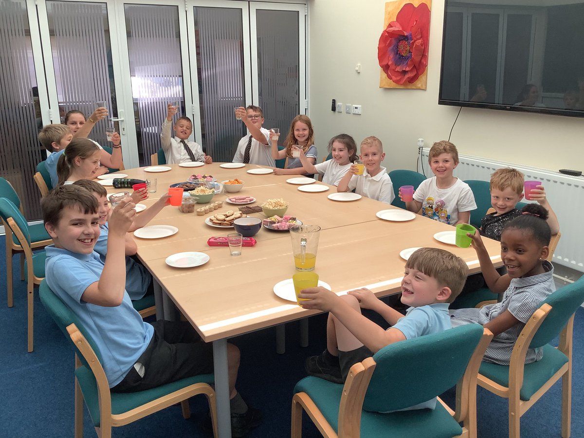 Cranham Primary School and Cranberries Nursery tweet media