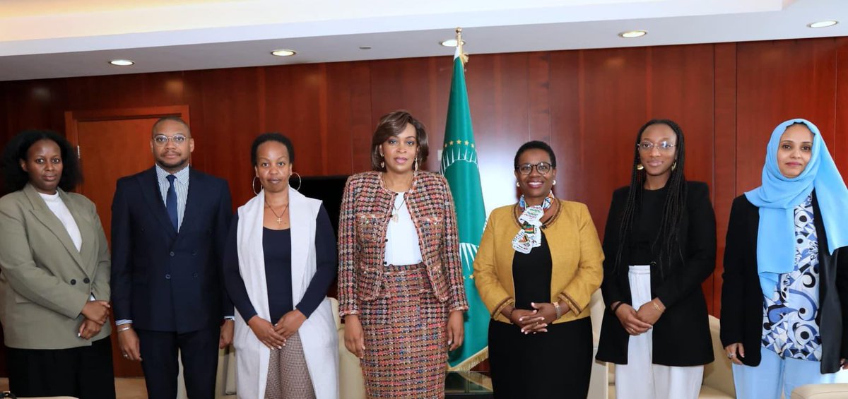 Représentation de l’OIF auprès de l’UA & la CEA (@rpua_oif) on Twitter photo . <a href="/nefertiti_tshi/">Nefertiti Tshibanda</a> Représentante permanente de <a href="/OIFrancophonie/">La Francophonie</a> a eu un entretien avec <a href="/mnsanzabaganwa/">Dr Monique Nsanzabaganwa</a>, Vice-Présidente de la CUA. Les échanges ont porté sur la #coopération entre les deux organisations et le renforcement du #multilinguisme au sein de <a href="/_AfricanUnion/">African Union</a>
#francophonie . <a href="/nefertiti_tshi/">Nefertiti Tshibanda</a> Représentante permanente de <a href="/OIFrancophonie/">La Francophonie</a> a eu un entretien avec <a href="/mnsanzabaganwa/">Dr Monique Nsanzabaganwa</a>, Vice-Présidente de la CUA. Les échanges ont porté sur la #coopération entre les deux organisations et le renforcement du #multilinguisme au sein de <a href="/_AfricanUnion/">African Union</a>
#francophonie