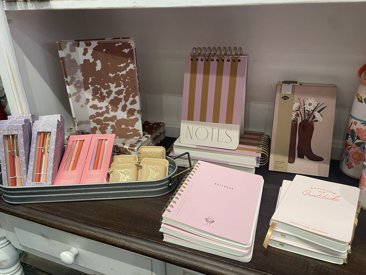 harrys1939's tweet image. We've got what you need to create your own Boss babe headquarters. These cute and girly office supplies will make a day at your desk just a bit more fun!

#officechic #cowgirl #makeitfun