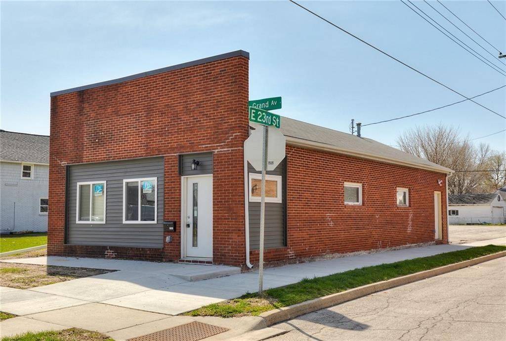 Joe__Hand's tweet image. 2301 E Grand Avenue, Des Moines, IA 50317 just hit the market! Zoned N3C. 2 bedrooms and 1 full bathroom and plenty of parking. Take a look at this space:
 goldfinchiowa.com/d8r9e98j