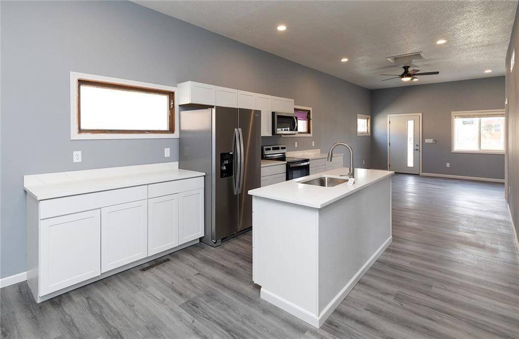 Joe__Hand's tweet image. 2301 E Grand Avenue, Des Moines, IA 50317 just hit the market! Zoned N3C. 2 bedrooms and 1 full bathroom and plenty of parking. Take a look at this space:
 goldfinchiowa.com/d8r9e98j