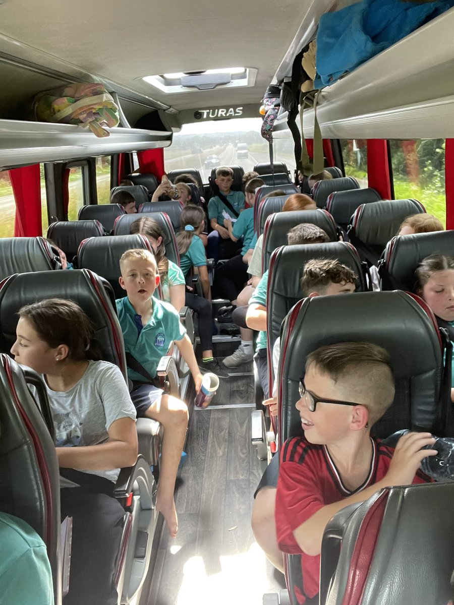 Ein amser cyrraedd adref yw 16:55 ar y foment. Tipyn o blant blinedig yma 😴
Our ETA is 16:55 at the moment. We have a lot of tired kids 😴