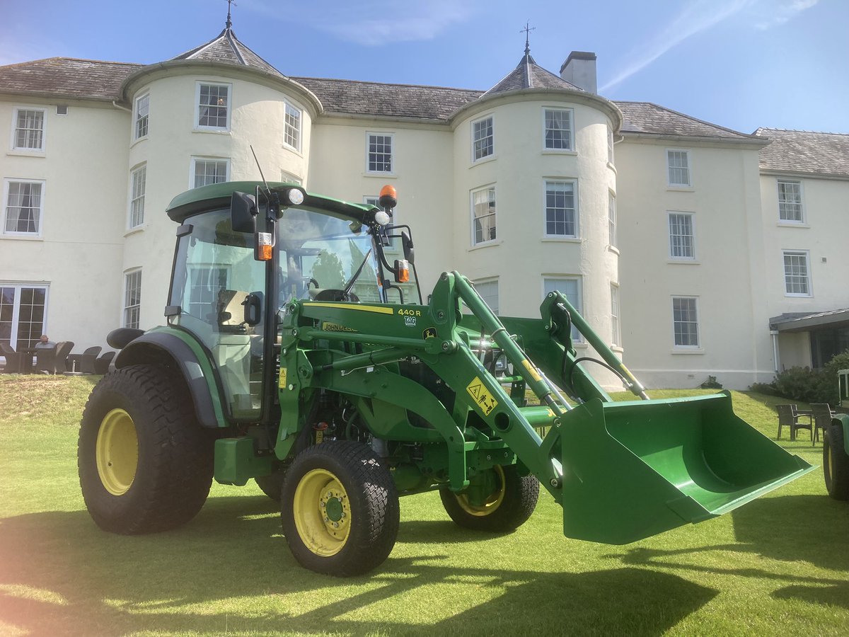 TPGolfResort's tweet photo. Thank you @TallisAmosTurf and @JoshuaDavidX for the speedy delivery of our new Gator and Tractor @Tewkesburypark . Lovely to have new kit and continued investment. https://t.co/4IMDnGE4XJ