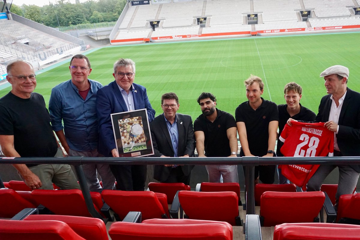 EssenerChancen's tweet photo. „𝐂𝐡𝐚𝐦𝐩𝐢𝐨𝐧𝐬 𝐋𝐞𝐚𝐠𝐮𝐞 𝐝𝐞𝐫 𝐣𝐮𝐠𝐞𝐧𝐝𝐩𝐨𝐥𝐢𝐭𝐢𝐬𝐜𝐡𝐞𝐧 𝐁𝐢𝐥𝐝𝐮𝐧𝐠“

𝐋𝐞𝐫𝐧𝐨𝐫𝐭 𝐇𝐚𝐟𝐞𝐧𝐬𝐭𝐫𝐚ß𝐞 𝐣𝐞𝐭𝐳𝐭 𝐓𝐞𝐢𝐥 𝐝𝐞𝐬 𝐛𝐮𝐧𝐝𝐞𝐬𝐰𝐞𝐢𝐭𝐞𝐧 𝐍𝐞𝐭𝐳𝐰𝐞𝐫𝐤𝐞𝐬 des Lernort Stadion e.V.🤝 https://t.co/K2usQgKLzt