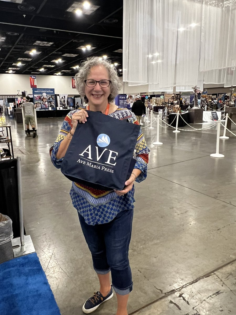 bego's tweet photo. Getting some author-love from the @avemariapress team at the National Eucharistic Congress! Thank you for the goody bag!
#aveauthor https://t.co/d3PKz0reSh