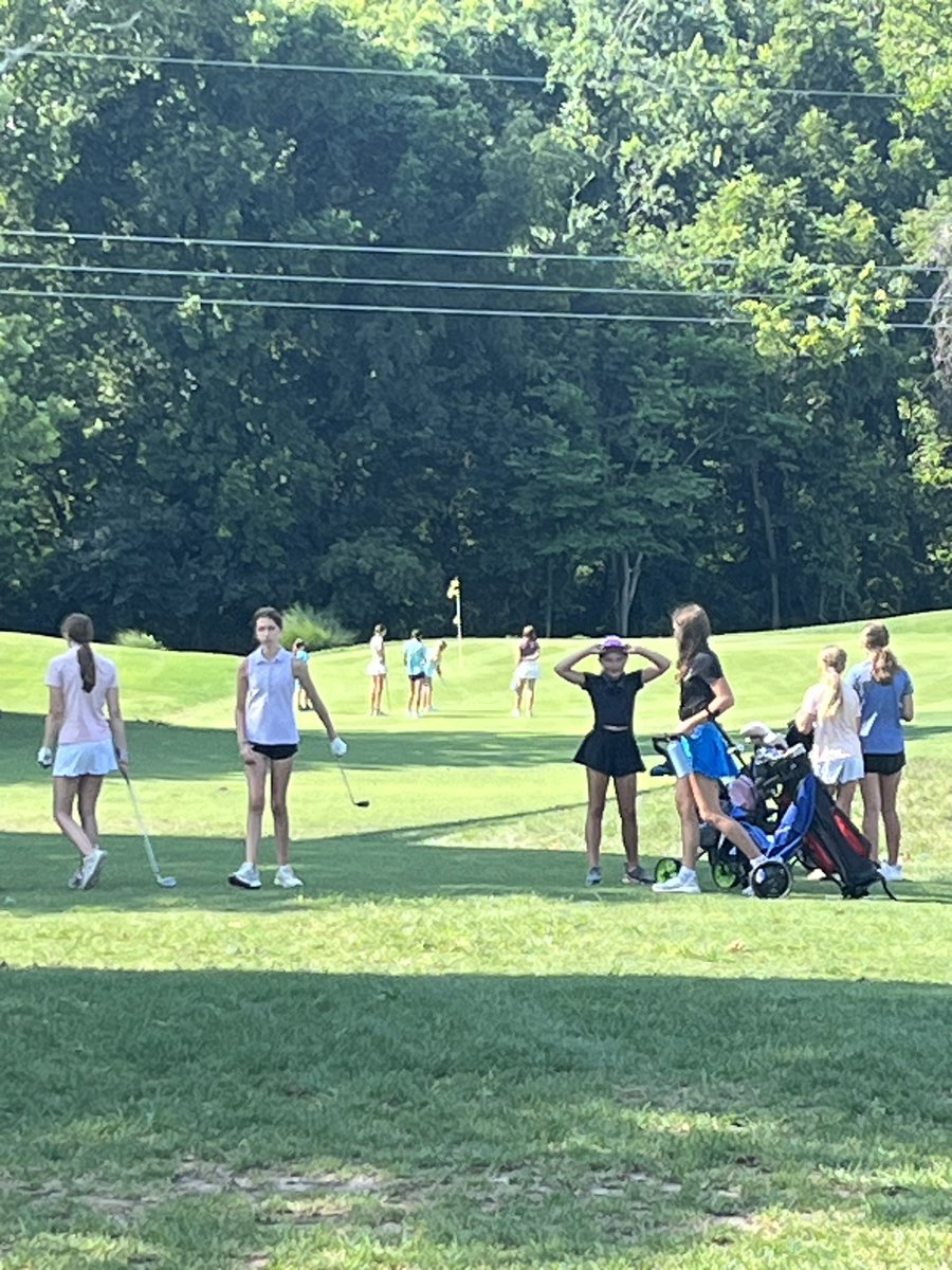 CInchiostro's tweet photo. Day 2 of FHHS Golf Camp #FHHLadyViksGolf https://t.co/4gVVzBAfDg
