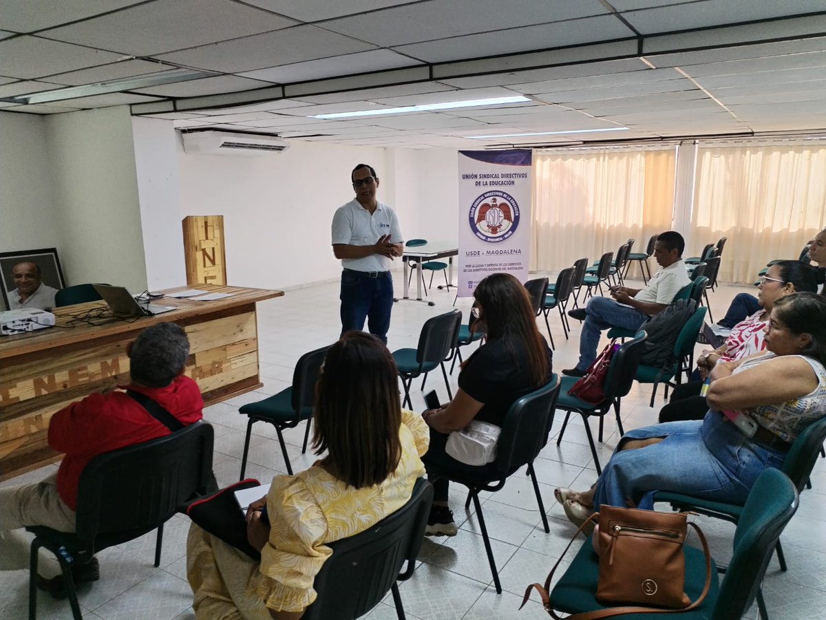 UsdeMAG_Informa's tweet photo. 🗓️🕘#UsdeHoy
Nuestros afiliados participan del Taller  gratuito de preparación para el examen de Concurso de Ascenso Docente.
 
La Junta Directiva de @usdemagdalena  gestionó con el grupo @FaroEducativo está actividad que se realiza  en el auditorio del Inem Simón Bolívar. https://t.co/wMrJZffCpi