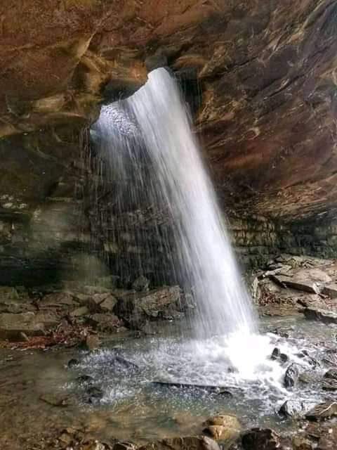 Thembithemedium's tweet photo. Only gifted spiritual  people will see an old woman in this water point her #RomansPizza #SkeemSaam https://t.co/OBJfXqvUCj