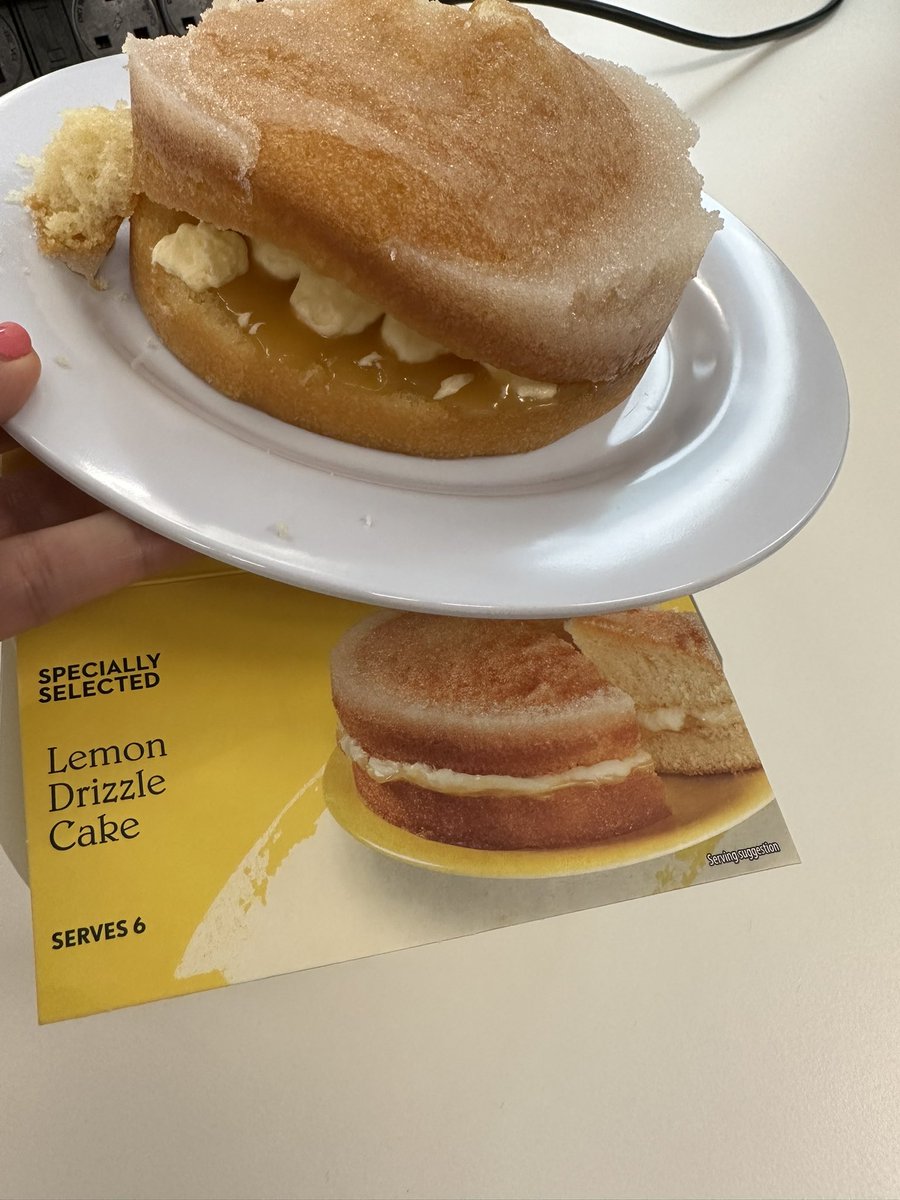 laurenswoolf's tweet photo. @AldiUK very disappointed in this cake. Bought it for a birthday and it’s appalling to look at as half the side is completely open! The sugar was also so heavy on side it was so sickly to eat. So upset as it didn’t look great at all when presenting to the birthday girl ☹️ https://t.co/GRHMxZknaw